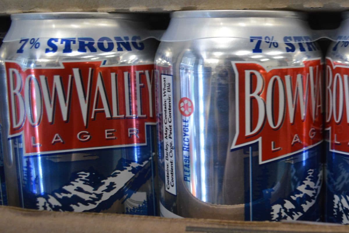 Bow Valley Strong Lagar (6 x 355ml Bottles) (1 x 355)