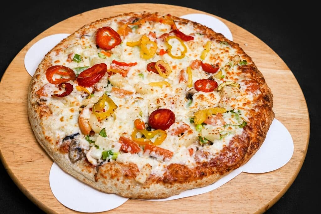 Mediterranean Veggie Pizza (Extra Large 16")
