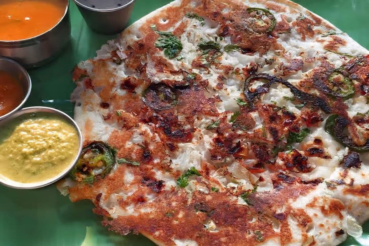 Onion Tomato Chilli Uthappam