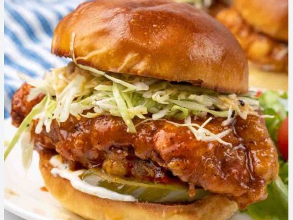 NASHVILLE TENNESSEE CHICKEN BURGER