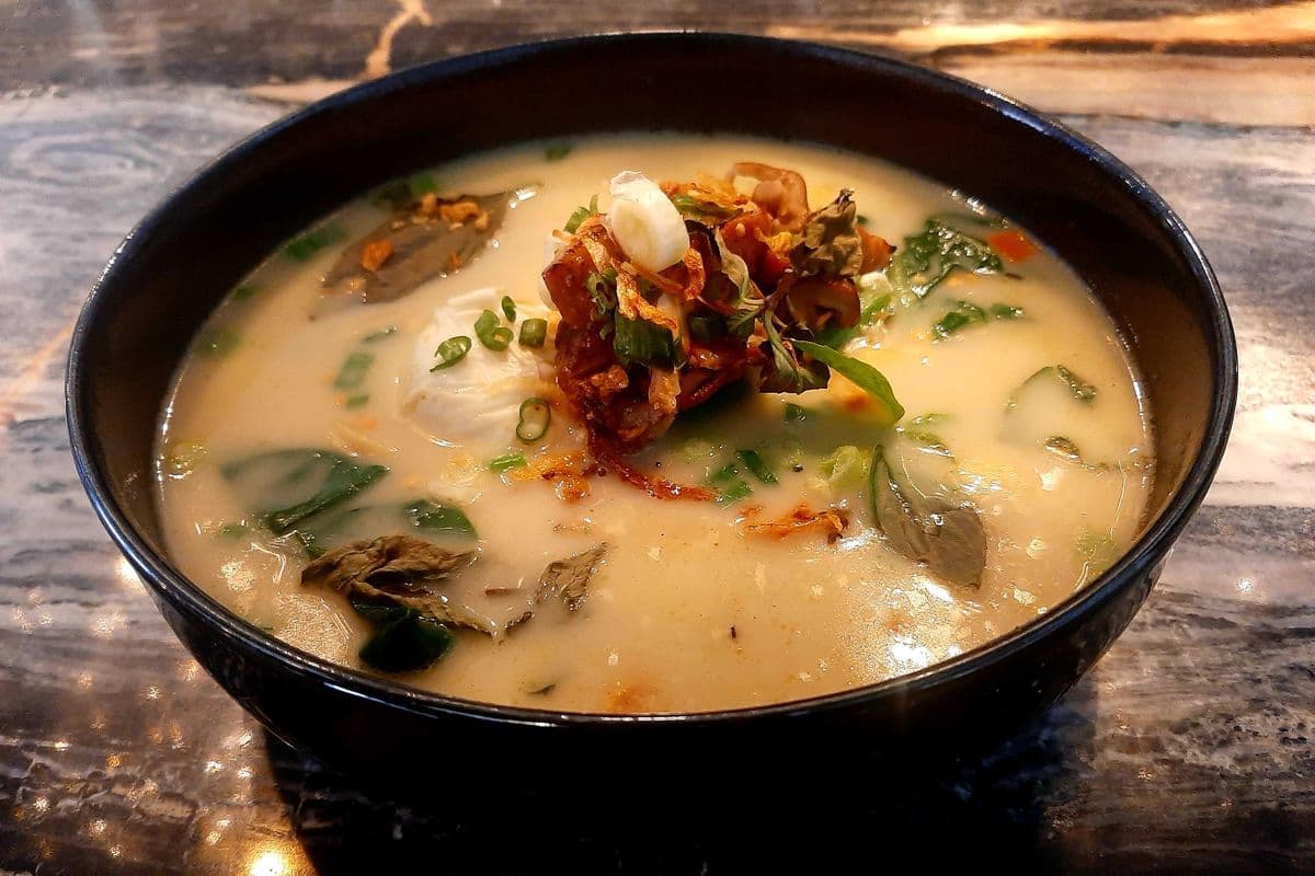 Poulet citronnelle & ramen au cari vert/ Lemongrass chicken & green curry ramen
