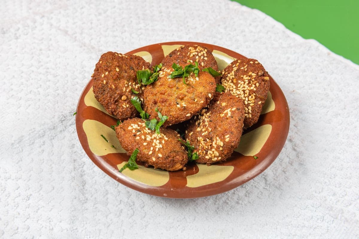 4. Falafel égyptien (5 mcx) / Egyptian Falafel (5 pcs)