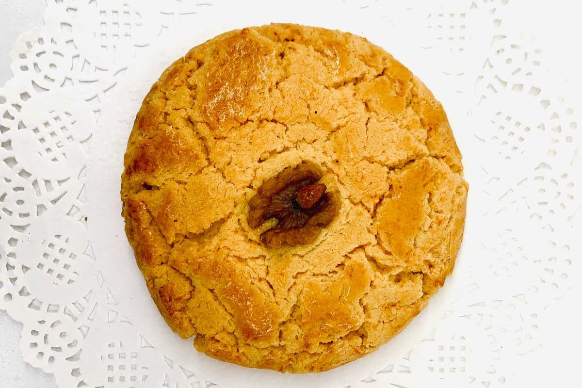 Large Walnut Cookie