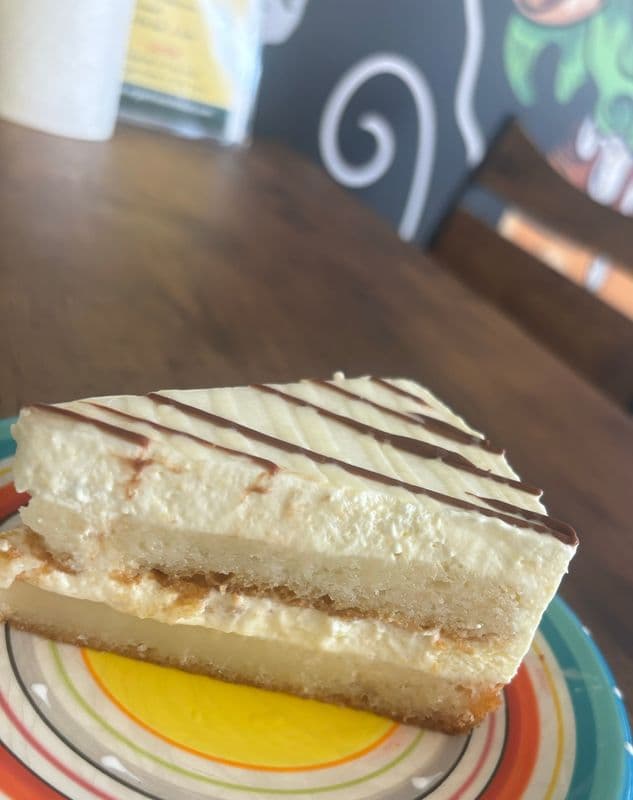 Pineapple eggless cake