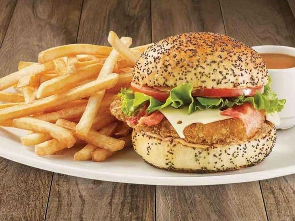 Club burger avec poitrine de poulet / Club Burger with Chicken Breast