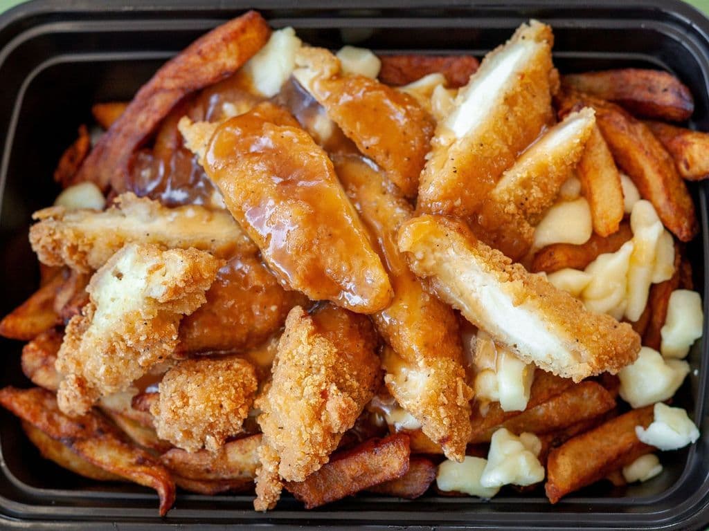 POUTINE CRISPY CHICKEN