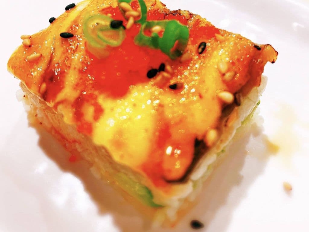 Torch pressed sushi (6pc)