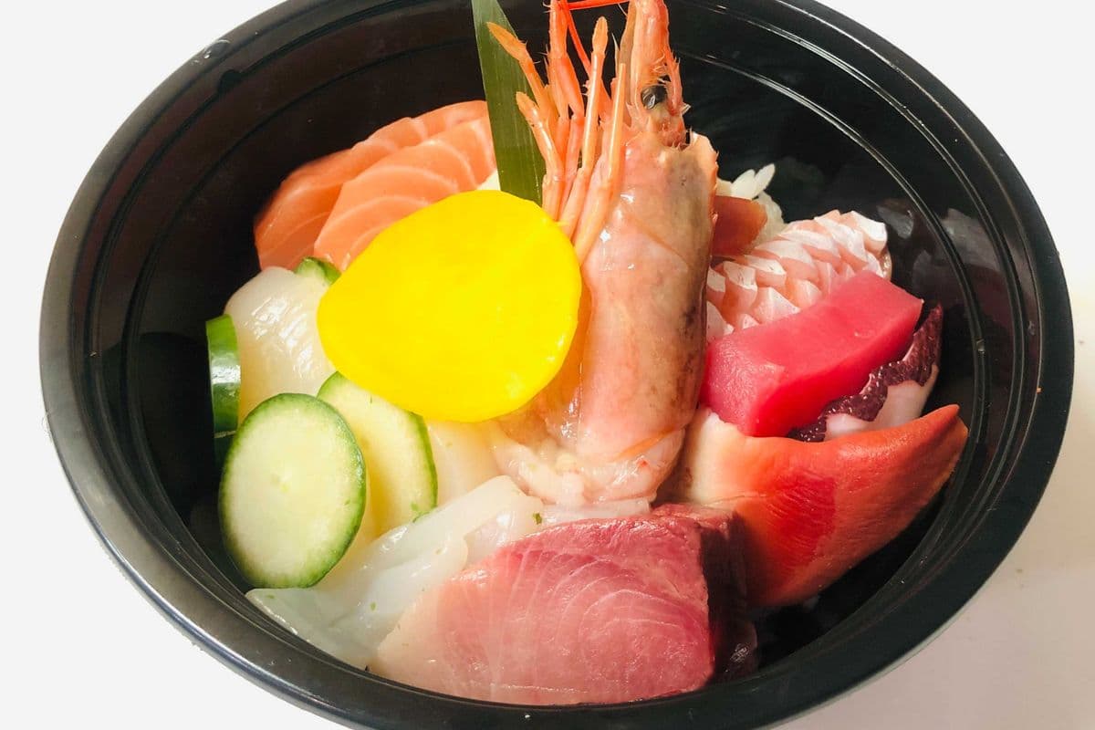 D05. Deluxe Kaisen Don (12 Pcs)