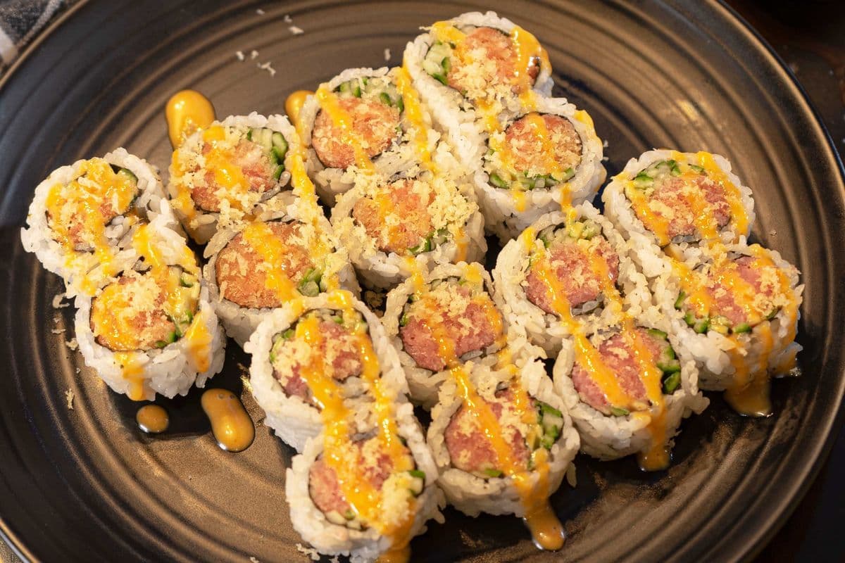 Spicy Salmon & Spicy Tuna Roll