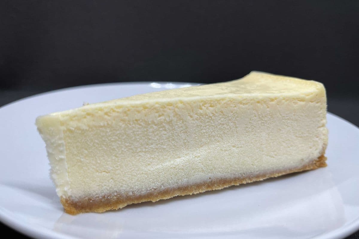 Classic European Cream Cheesecake