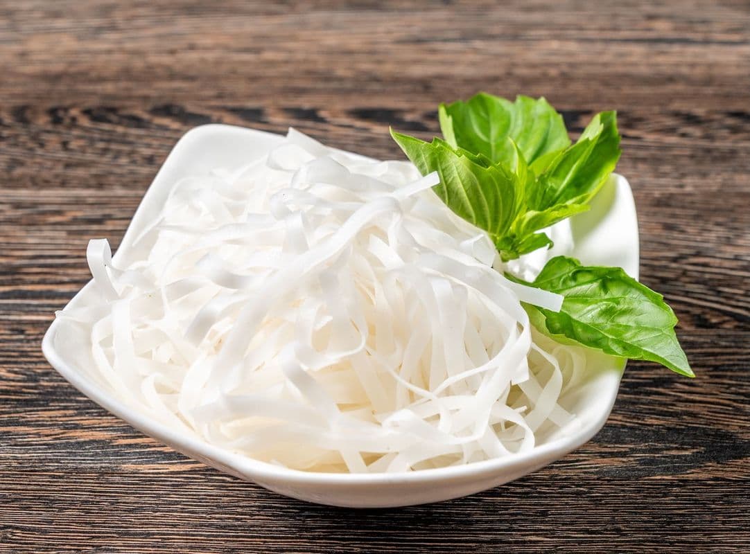 D2. Rice Noodles - OO