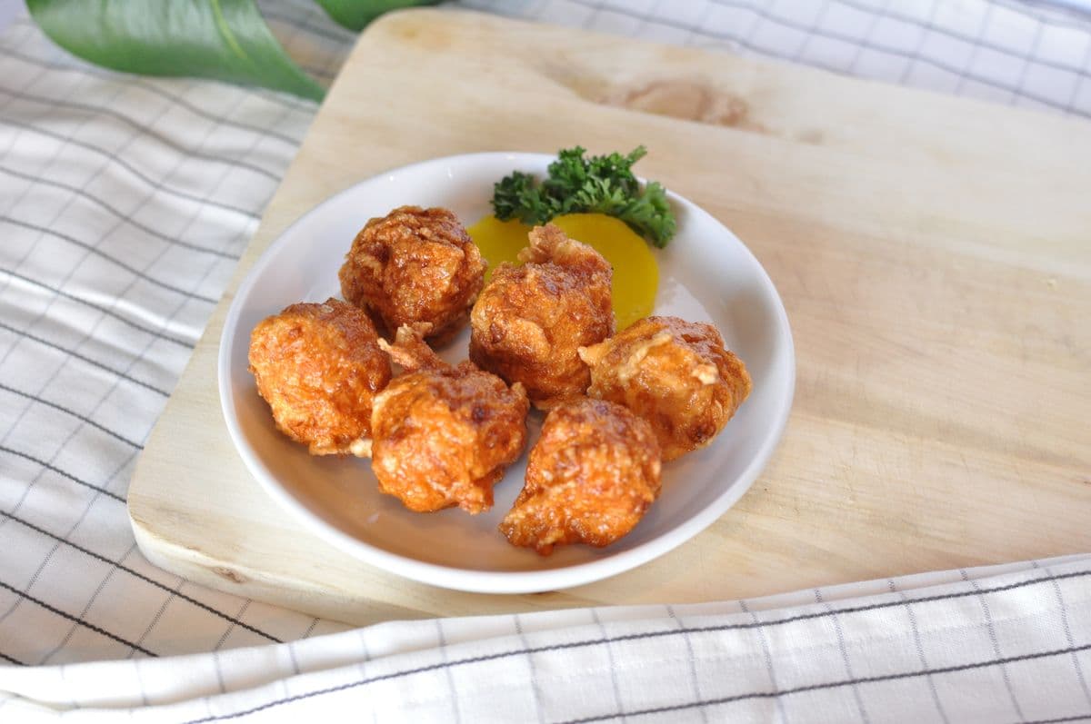 F5. Fried Squid Balls (6 pcs)