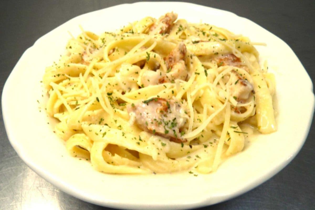 Chicken Fettuccine Alfredo