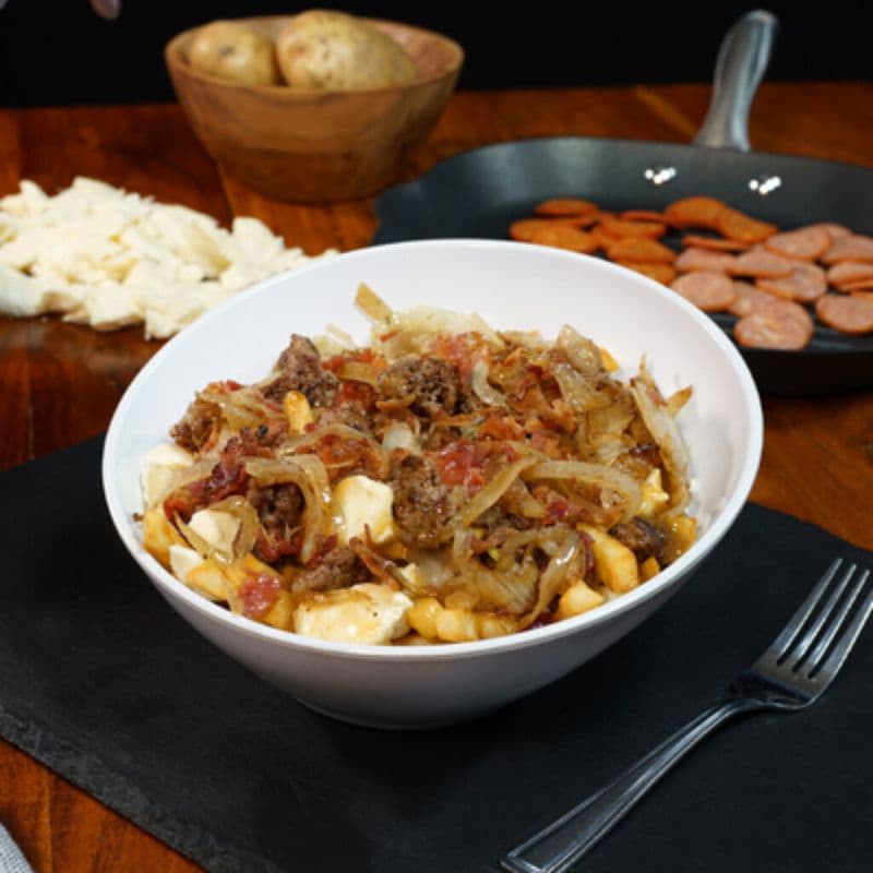 Grosse poutine viande hachée, oignons et bacon / Grosse poutine viande hachée, oignons et bacon