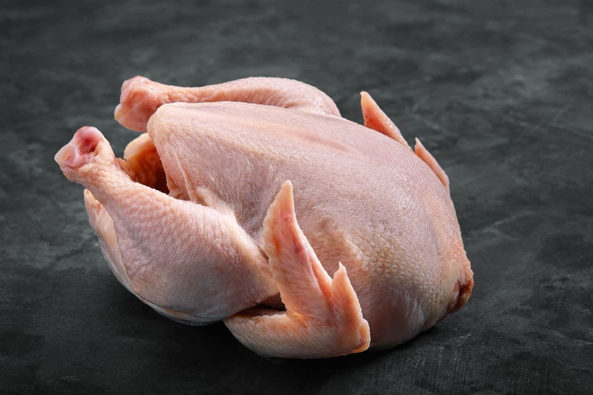 Frozen Whole chicken Halal (1.2 Kg +/- 100 g)