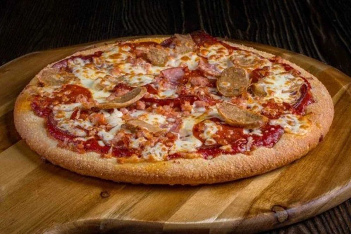 10" Carnivore Pizza