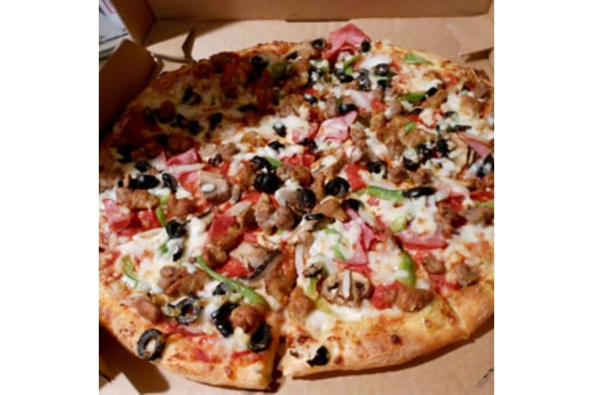 X-Large Deluxe Pizza (12 Slices)