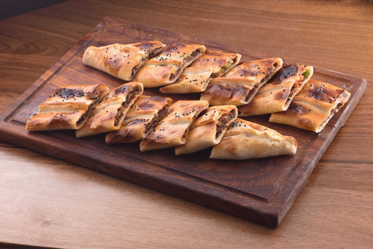 Döner Pide (Calzone)