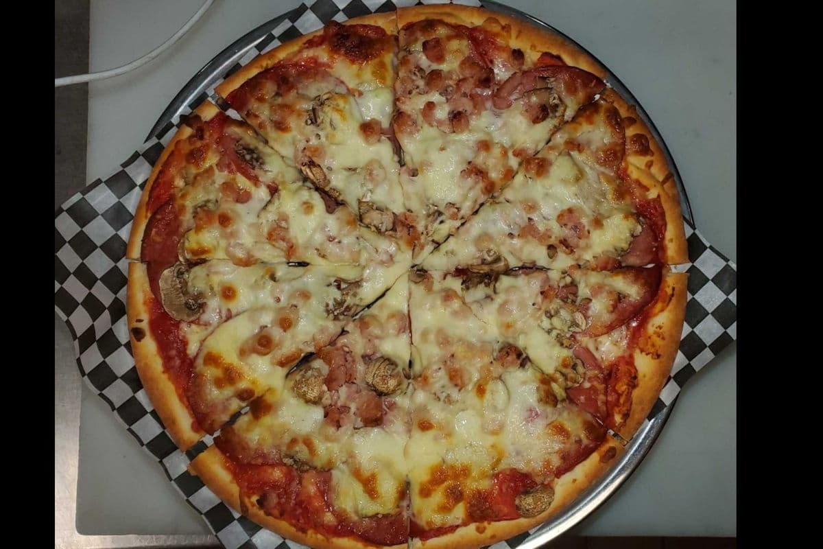 12" Canadian Pizza