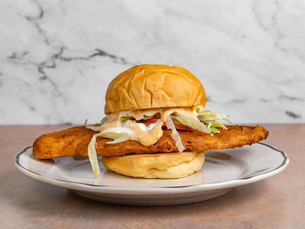 BURGER AU POISSON DECLANCHE/ KICKED UP FISH BURGER