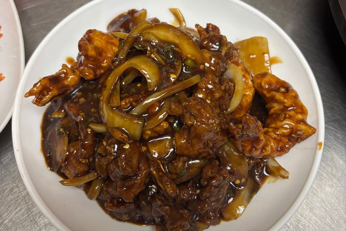 Half and Half (Chilli Chicken and Chilli Shrimp)