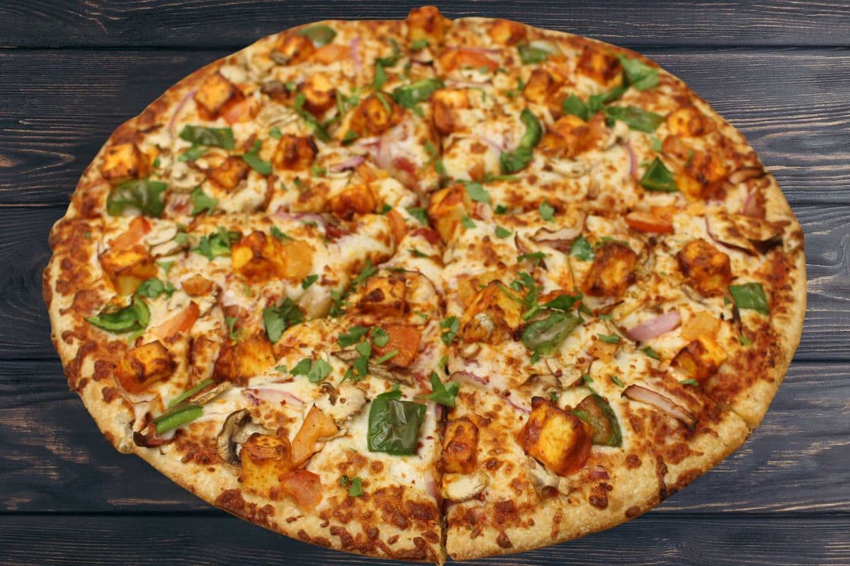Tandoori Paneer Pizza
