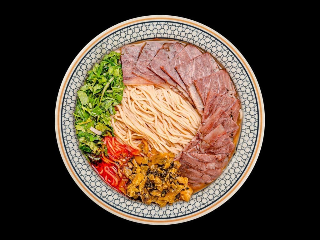 Beef Noodle w Pickled Cabbage Soup 酸菜牛肉面