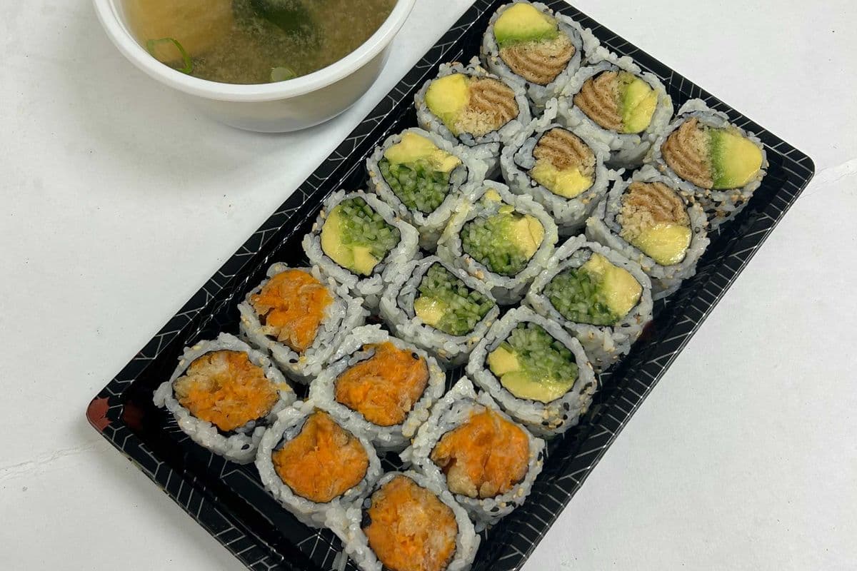 C06. Veggie Roll Combo (18 Pcs)