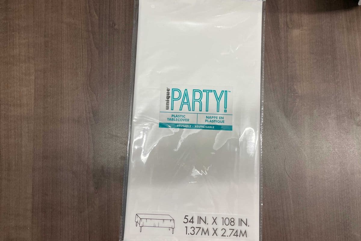 White Basic Table cover (54" x 108")