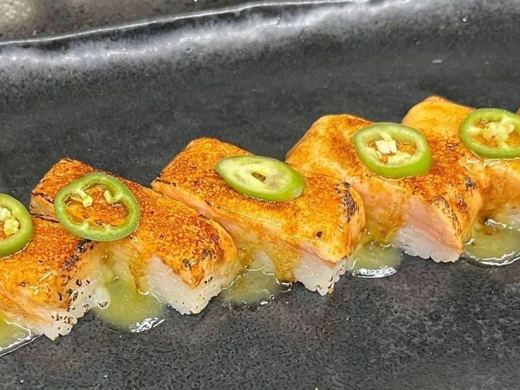Salmon Oshi (6PCS)