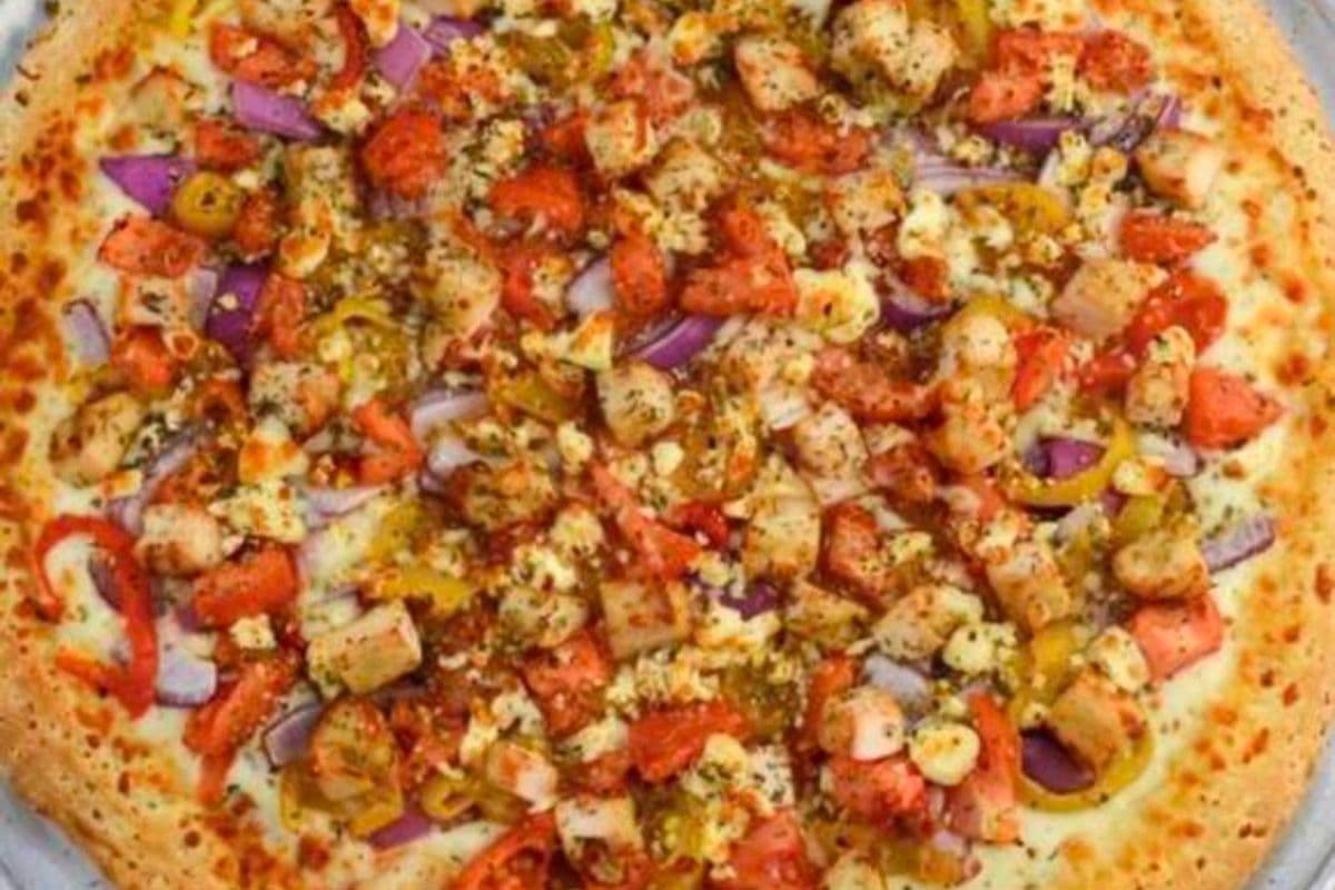 Medium Chicken Mediterranean Pizza