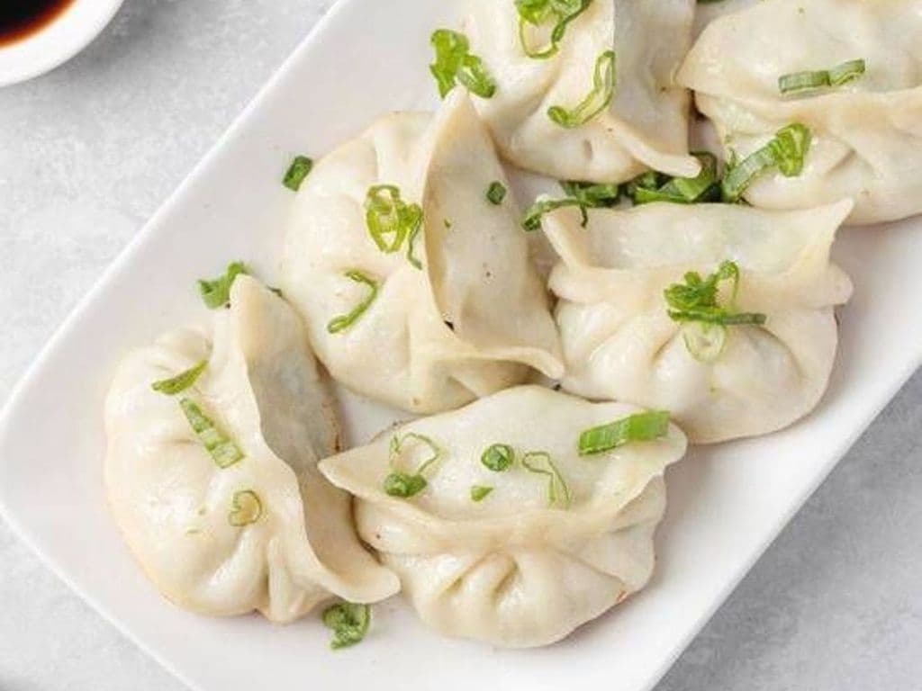 F2. Dumplings Frits "Porc et Crevette" (6) / "Pork and Shrimp" (6) 虾肉锅贴