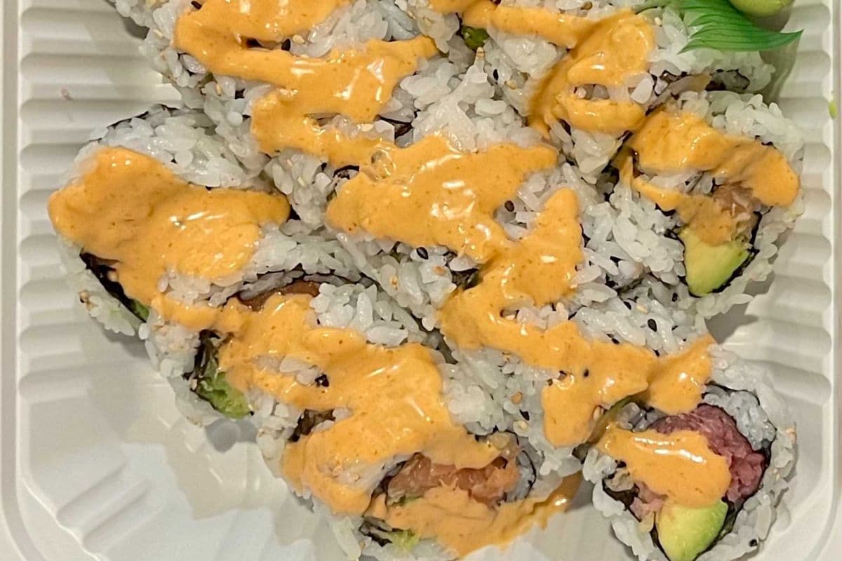 DS4. Spicy Salmon & Avocado Roll 9pcs, Spicy Tuna & Avocado Roll 9pcs