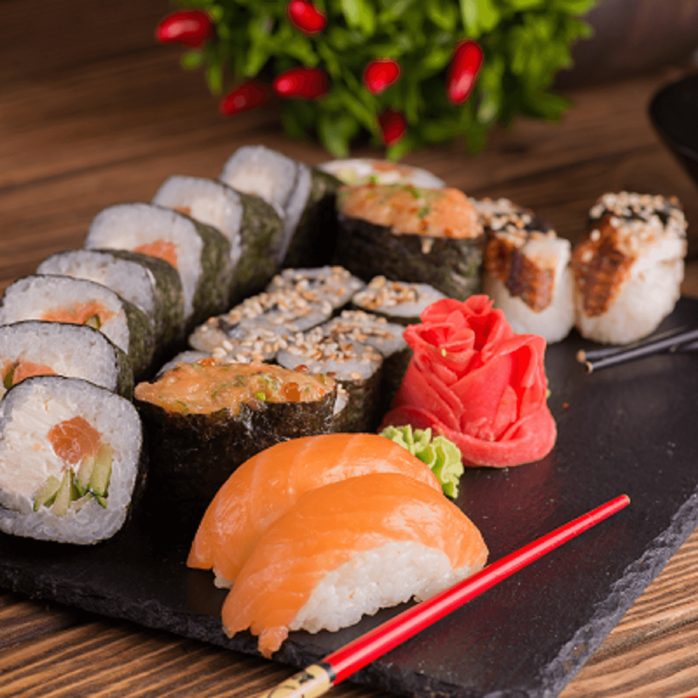 Monster Roll & Sushi