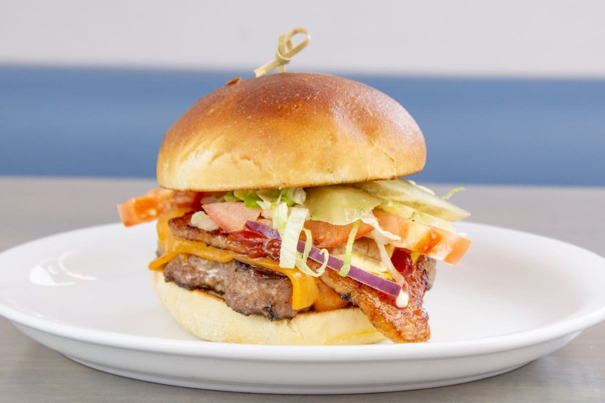Mike's Classic Burger (6 oz)