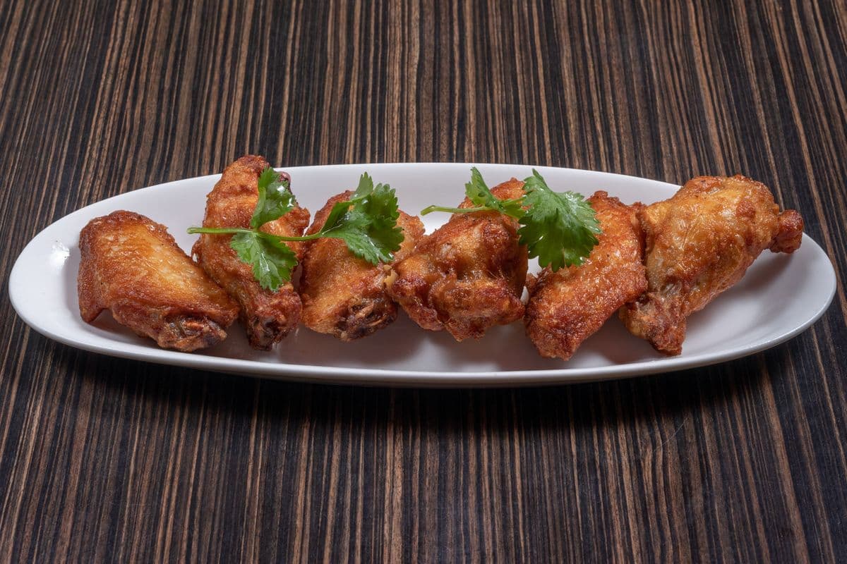 216. Deep-Fried Chicken Wings (6 pcs)