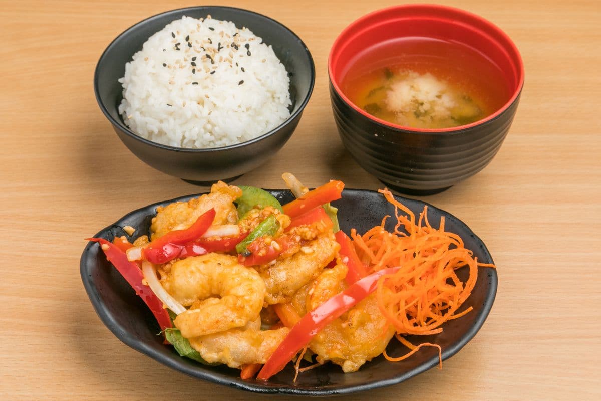 W10. Crevettes au sel et poivre / Salt and Pepper Shrimp