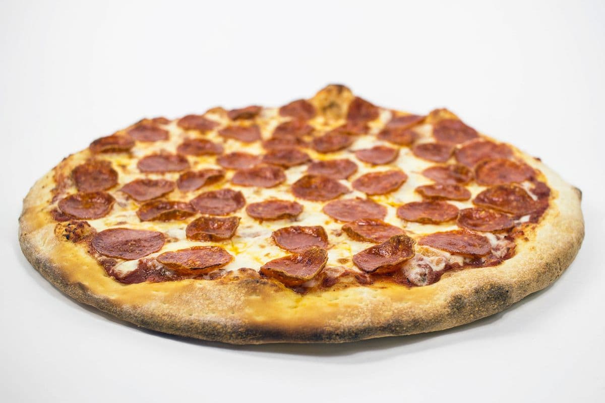 Medium Sicilian's Famous Pepperoni Pizza