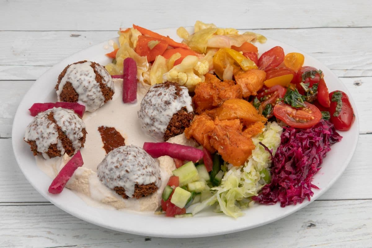 Plat d'houmous et falafels / Hummus Falafel Plate