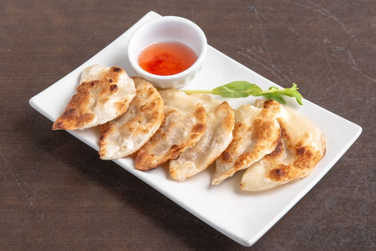 6. Dumplings (6 pcs)