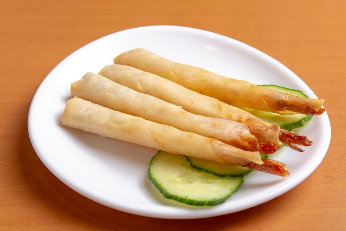61. Deep-Fried Shrimp Spring Rolls (4 pcs)
