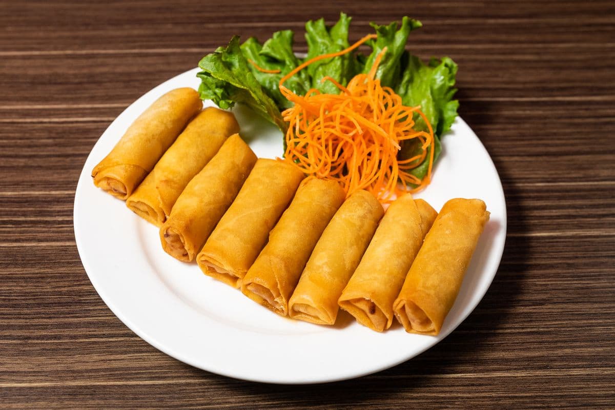 23. Deep-Fried Spring Rolls (8 pcs)