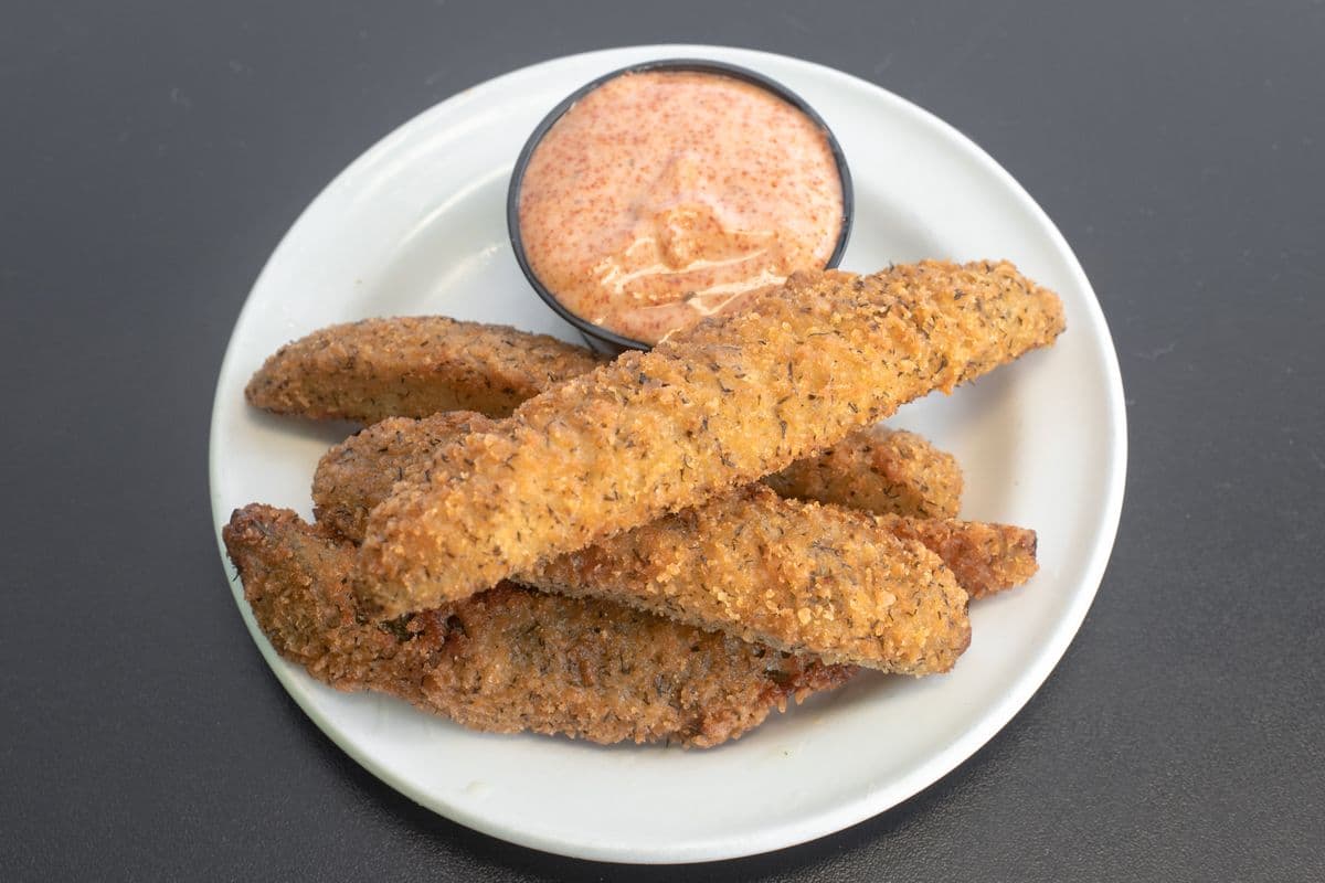 Deep-Fried Pickles with Spicy Mayo Dip (5 pcs)