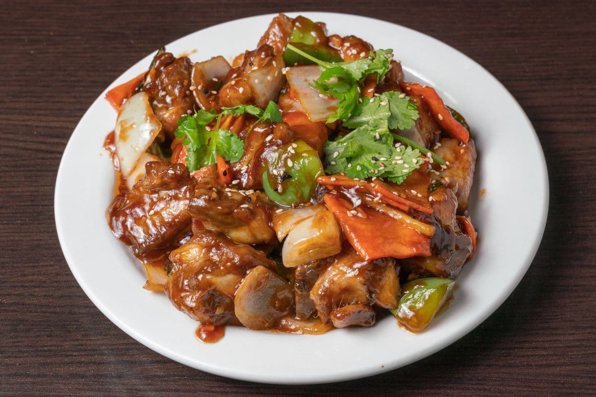 5. Spécial maison de côtes levées de porc à la sauce aigre-douce / House Special Sweet-and-Sour Pork Ribs