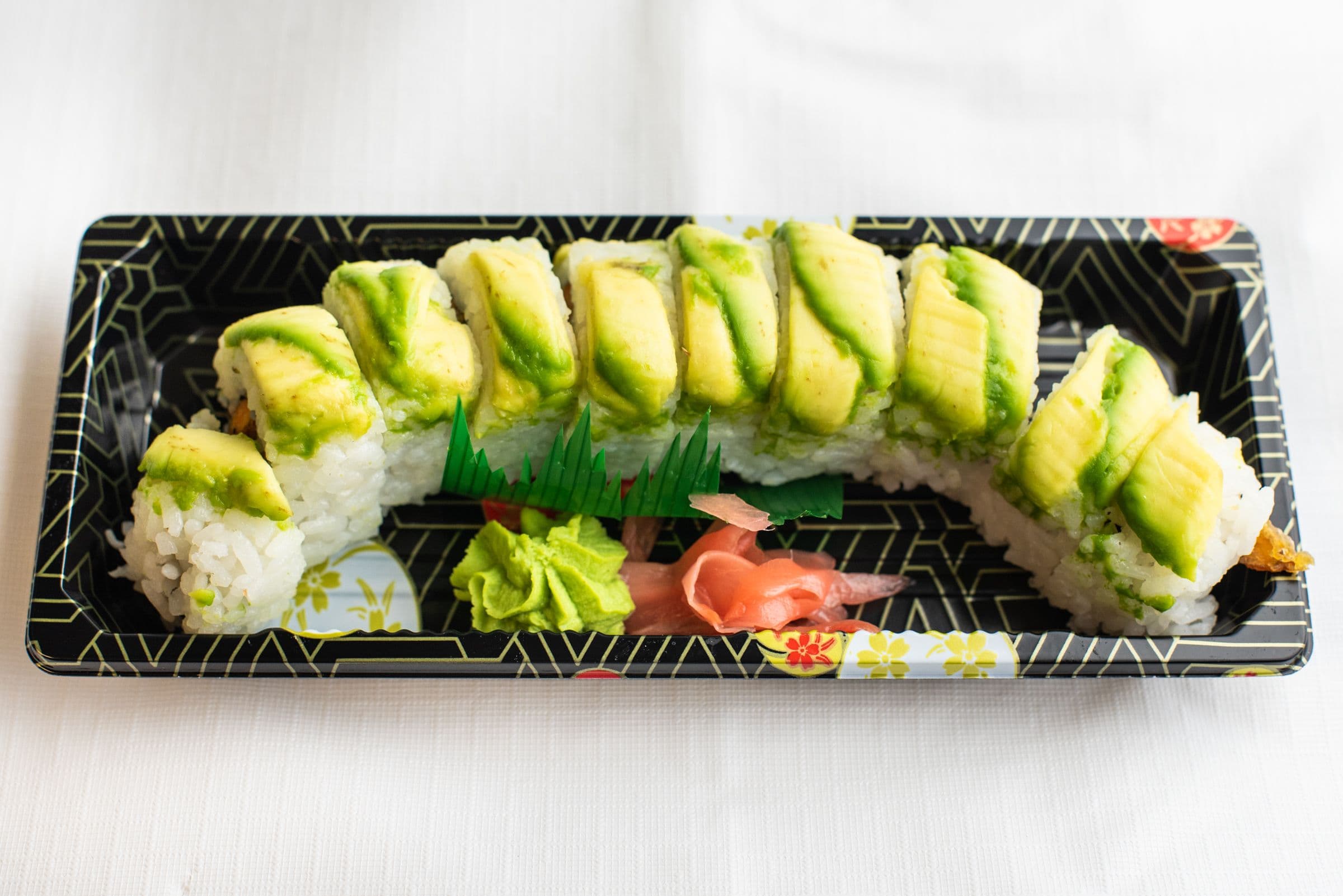Green Dragon Roll (10 pcs)