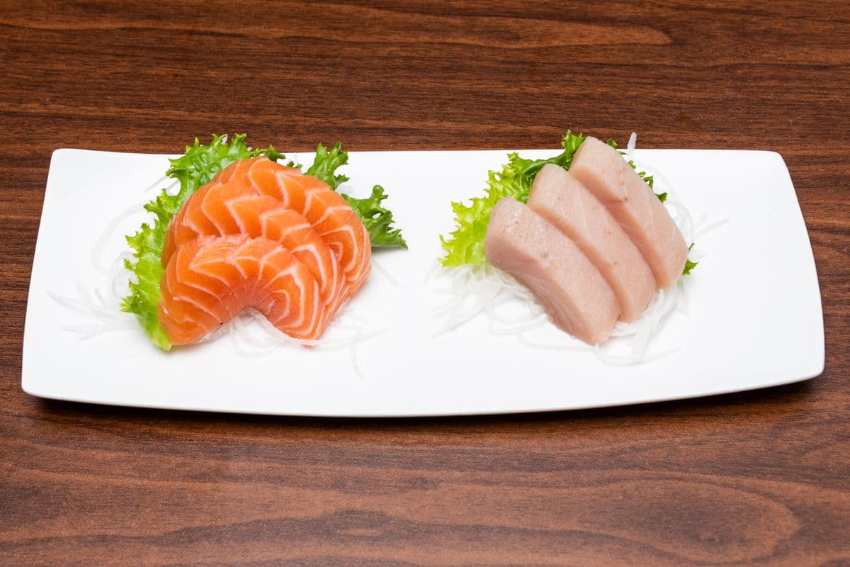 Salmon and Tuna Sashimi (6 pcs)