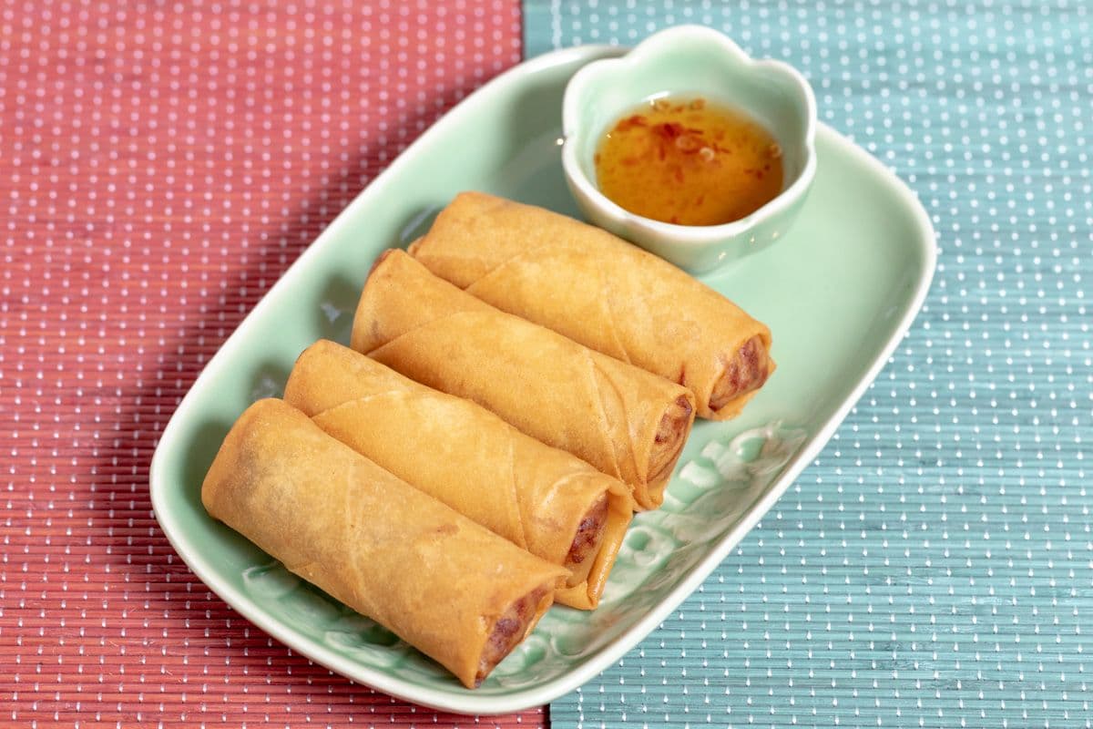 2. Spring Rolls (4 Pcs)
