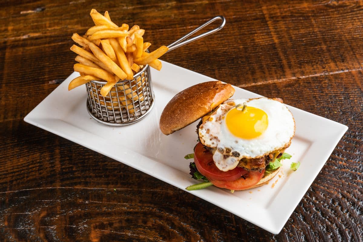 The Crafty Burger (8 oz)