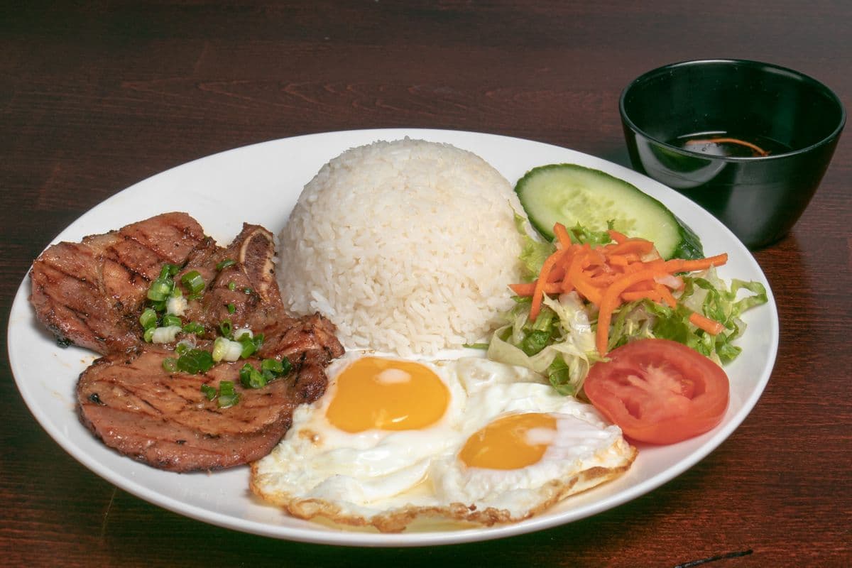 Grilled Pork Chops and Fried Egg on Rice - Com Suon Nuong, Trung Chien