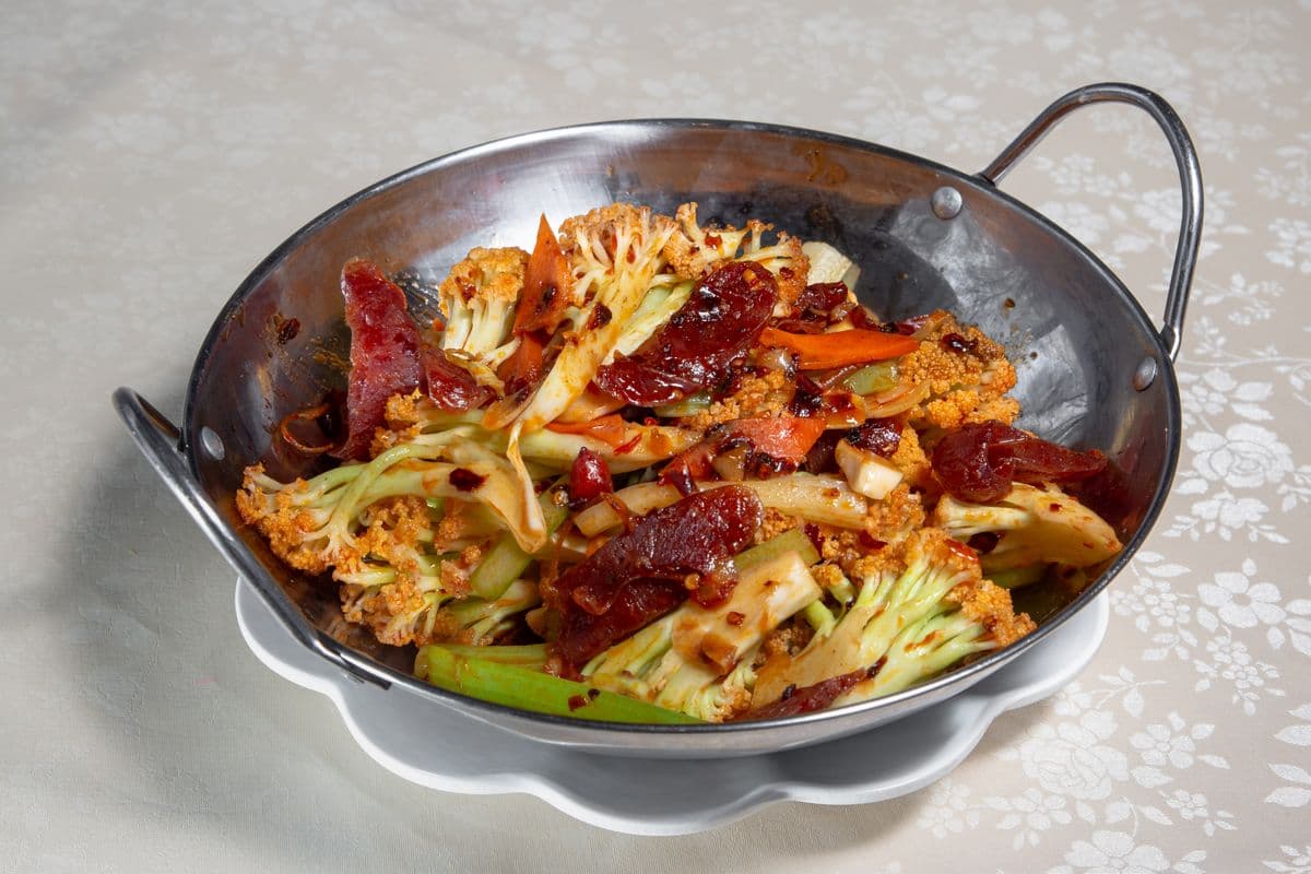 16. Spicy Cauliflower with Chinese Sausage 干锅花菜